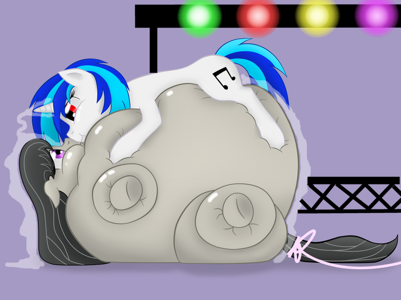 Size: 1067x800 | Tagged: artist:8aerondight8, balloon, derpibooru import, inflation, kiss inflation, magic inflation, octavia melody, safe, vinyl scratch