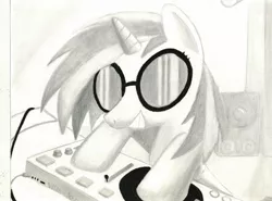 Size: 1107x820 | Tagged: artist:theepicblogofponies, derpibooru import, safe, traditional art, vinyl scratch