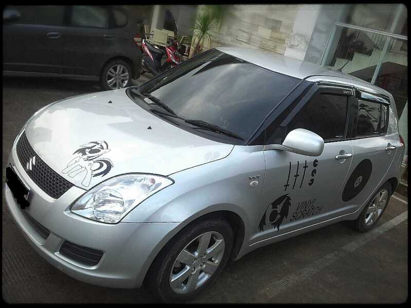 Size: 2000x1500 | Tagged: car, derpibooru import, indonesia, photo, safe, suzuki, suzuki swift, vinyl scratch