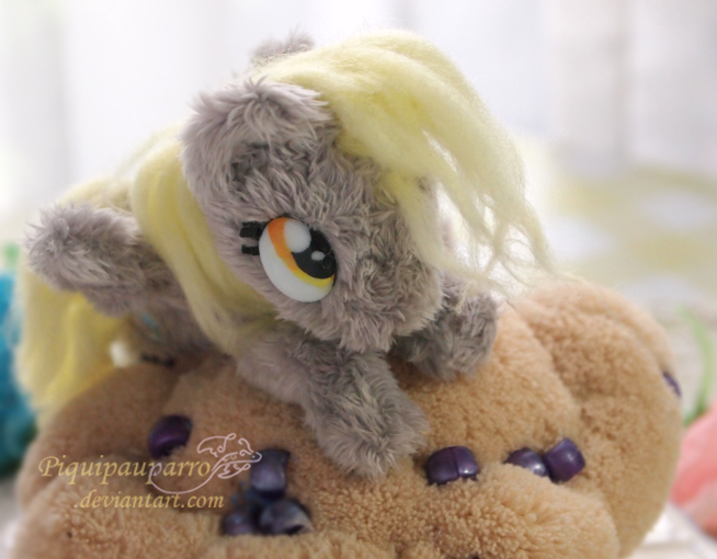 Size: 654x510 | Tagged: safe, artist:piquipauparro, derpibooru import, derpy hooves, pegasus, pony, cute, derpabetes, female, fluffy, irl, mare, muffin, photo, plushie