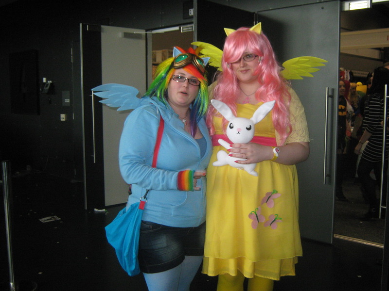 Size: 1280x960 | Tagged: 2012, angel bunny, artist:valustra, clothes, convention, cosplay, derpibooru import, fingerless gloves, fluttershy, glasses, gloves, goggles, human, irl, irl human, oz comic-con, photo, rainbow dash, safe