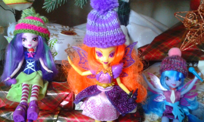 Size: 800x480 | Tagged: safe, artist:blazingdazzlingdusk, derpibooru import, adagio dazzle, aria blaze, sonata dusk, equestria girls, rainbow rocks, christmas, doll, hat, irl, photo, present, the dazzlings, toy