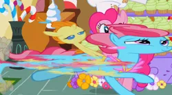 Size: 479x267 | Tagged: cup cake, derpibooru import, great moments in animation, pinkie pie, pumpkin cake, safe, screencap, smear frame, sugarcube corner, the one where pinkie pie knows