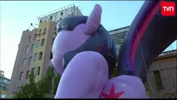 Size: 1280x720 | Tagged: safe, derpibooru import, twilight sparkle, twilight sparkle (alicorn), alicorn, pony, balloon, chile, giant pony, inflatable, irl, latin america, latin american, macro, parade, parade balloon, photo