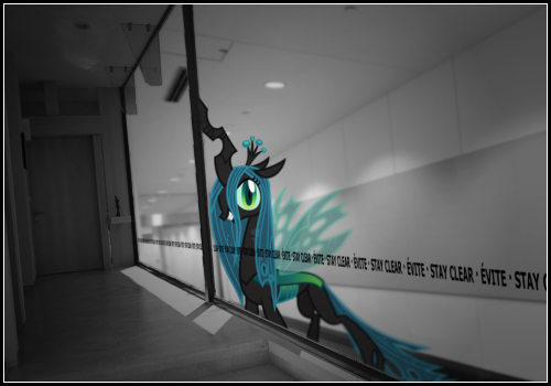 Size: 500x350 | Tagged: alternate version, artist:dantheman, artist:weegeestareatyou, blurred background, chapter image, corridor, court, depth of field, derpibooru import, edit, english, evil grin, fanfic, fanfic art, fanfic:chrysalis visits the hague, fimfiction, fimfiction.net link, french, glass, grin, implied twilight sparkle, jail, laughing, looking at you, perspective, photoshop, prison, prisoner, queen chrysalis, safe, smiling, text, trial, vector, vector edit, window