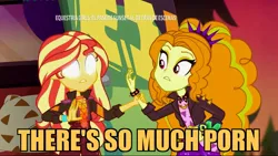 Size: 1920x1080 | Tagged: safe, derpibooru import, edit, edited screencap, screencap, adagio dazzle, sunset shimmer, equestria girls, equestria girls series, sunset's backstage pass!, spoiler:eqg series (season 2), blank eyes, caption, discovery kids, glowing eyes, image macro, music festival outfit, spanish, ted 2, text, white eyes