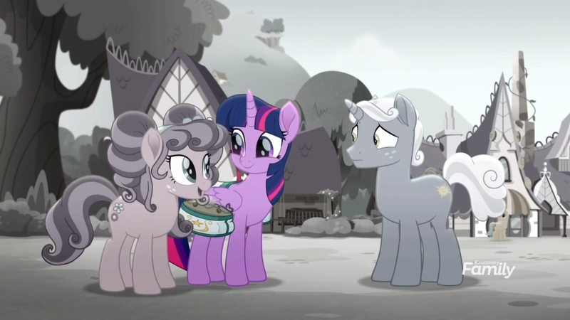 Size: 1366x768 | Tagged: safe, derpibooru import, screencap, petunia petals, sunny skies, twilight sparkle, twilight sparkle (alicorn), alicorn, earth pony, pony, unicorn, rainbow roadtrip, bag, building, cute, desaturated, discovery family logo, female, folded wings, freckles, grayscale, hope hollow, house, looking at each other, male, mare, monochrome, open mouth, rainbow generator, saddle bag, stallion, tree, twiabetes, wings, worried