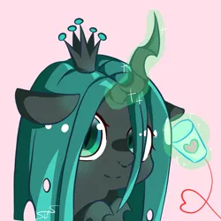 Size: 1478x1478 | Tagged: artist:猞猁slxs, changeling, changeling queen, crown, derpibooru import, female, glowing horn, horn, implied fluffle puff, implied shipping, jewelry, magic, part of a set, queen chrysalis, regalia, safe, solo, string phone, telekinesis