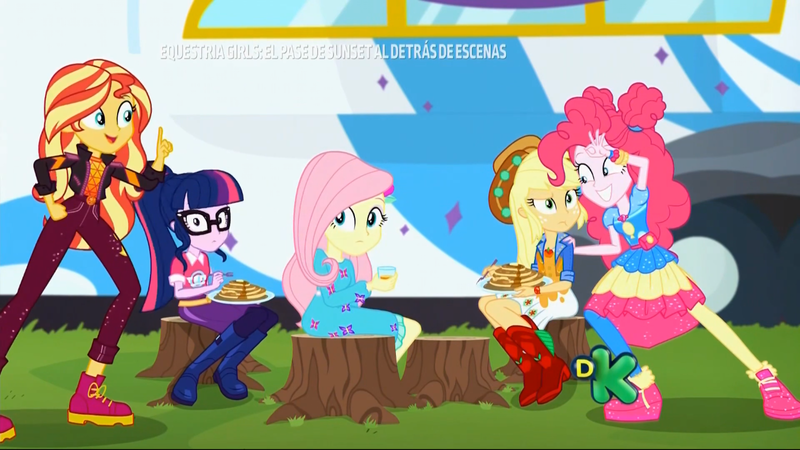 Size: 1366x768 | Tagged: safe, derpibooru import, screencap, applejack, fluttershy, pinkie pie, sci-twi, sunset shimmer, twilight sparkle, equestria girls, equestria girls series, sunset's backstage pass!, spoiler:eqg series (season 2), clothes, discovery kids, food, geode of empathy, geode of sugar bombs, geode of super strength, magical geodes, pancakes, shoes, sneakers, spanish, tree stump