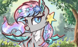 Size: 854x512 | Tagged: safe, artist:dreamyskies, derpibooru import, oc, oc:dreamyway skies, bat pony, 3ds, bat wings, complex background, decoration, fangs, female, flower, flower in hair, happy, looking at you, mare, open mouth, pose, quick draw, scenery, smiling, solo, wings