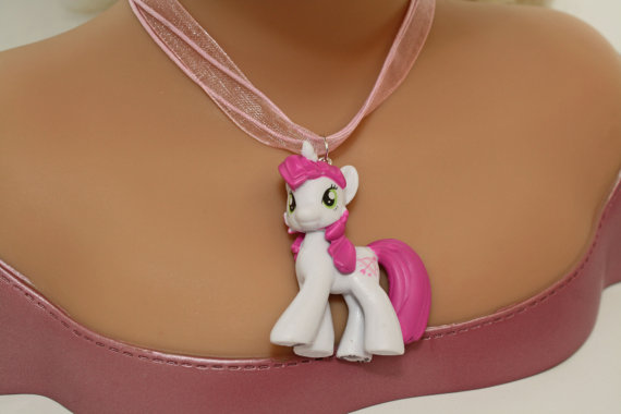 Size: 570x380 | Tagged: artist:butterscotch25, derpibooru import, jewelry, lovestruck, necklace, safe, toy