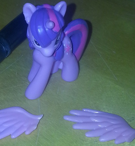 Size: 470x508 | Tagged: safe, derpibooru import, twilight sparkle, twilight sparkle (alicorn), alicorn, pony, alicorn drama, amputation, blind bag, drama, female, irl, mare, photo, toy