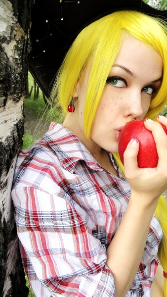 Size: 454x807 | Tagged: applejack, artist:freia-raven, cosplay, derpibooru import, human, irl, irl human, obligatory apple, photo, russian, safe, solo