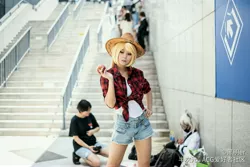 Size: 8256x5504 | Tagged: safe, artist:黑明er, derpibooru import, applejack, human, absurd resolution, apple, applejack's hat, clothes, cosplay, costume, cowboy hat, denim shorts, food, hand on hip, hat, irl, irl human, photo, shirt, shorts