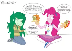 Size: 1280x905 | Tagged: safe, artist:crock2121, derpibooru import, pinkie pie, wallflower blush, equestria girls, dialogue, duo, duo female, female, image, implied lesbian, implied shipping, implied sunsagio, jpeg, lesbian, pinkieflower, puppet, shipping, simple background, spanish, translated in the description, white background