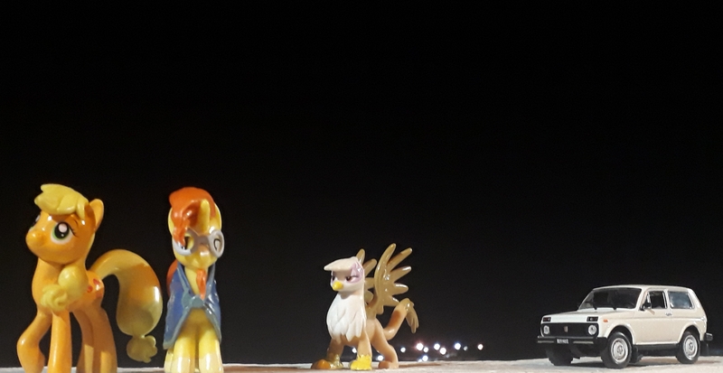 Size: 4096x2114 | Tagged: safe, artist:dingopatagonico, derpibooru import, applejack, gilda, sunburst, earth pony, gryphon, pony, unicorn, car, cyrillic, image, irl, jpeg, lada, night, photo, russian, toy, vehicle