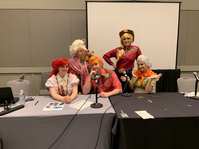 Size: 2048x1536 | Tagged: safe, artist:maddymoiselle, artist:mieucosplay, artist:shelbeanie, artist:shieldhorsecosplay, derpibooru import, apple bloom, applejack, big macintosh, granny smith, human, apple family, babscon, babscon 2019, clothes, cosplay, costume, image, irl, irl human, jpeg, photo