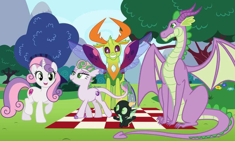 Size: 1024x617 | Tagged: safe, artist:dashiesparkle edit, artist:kojibiose, artist:lillyleaf101, derpibooru import, spike, sweetie belle, thorax, oc, oc:phosphor, oc:smokey quartz, changedling, changeling, dracony, dragon, dragonling, hybrid, pony, image, interspecies offspring, jpeg, king thorax, magical gay spawn, offspring, older, parent:spike, parent:sweetie belle, parent:thorax, parents:spikebelle, parents:thoraxspike, winged spike, wings