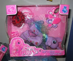 Size: 600x496 | Tagged: safe, derpibooru import, holly dash, pinkie pie (g3), pony, unicorn, g3, ages 3+, bootleg, brush, female, g4, hair curlers, image, jpeg, mare, mirror, my little horse, photo, styling size, toy