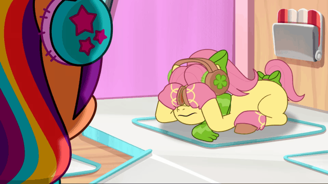 Size: 640x360 | Tagged: safe, derpibooru import, screencap, posey (g5), sunny starscout, earth pony, pony, g5, my little pony: tell your tale, spoiler:g5, spoiler:my little pony: tell your tale, spoiler:tyts01e37, acrophobia, animated, clothes, duo, earmuffs, female, gif, image, mare, posey can't catch a break, raised hoof, scared, scarf, snow pun intended