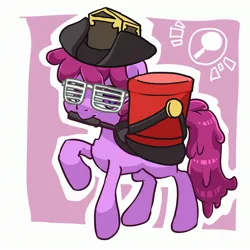 Size: 2755x2755 | Tagged: safe, artist:yukkuri_yu_yu, derpibooru import, berry punch, berryshine, earth pony, pony, demoman, demoman (tf2), demopan, female, frying pan, glasses, hat, image, jpeg, mare, meme, mouth hold, outline, passepartout, pink background, raised hoof, simple background, solo, team fortress 2, white outline