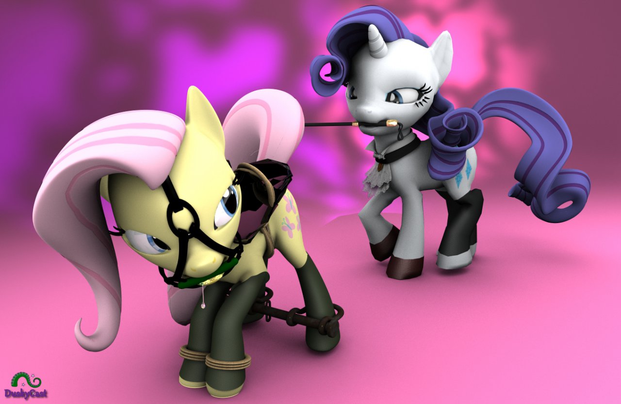 Ересек әйел еденді трусисыз жуады.